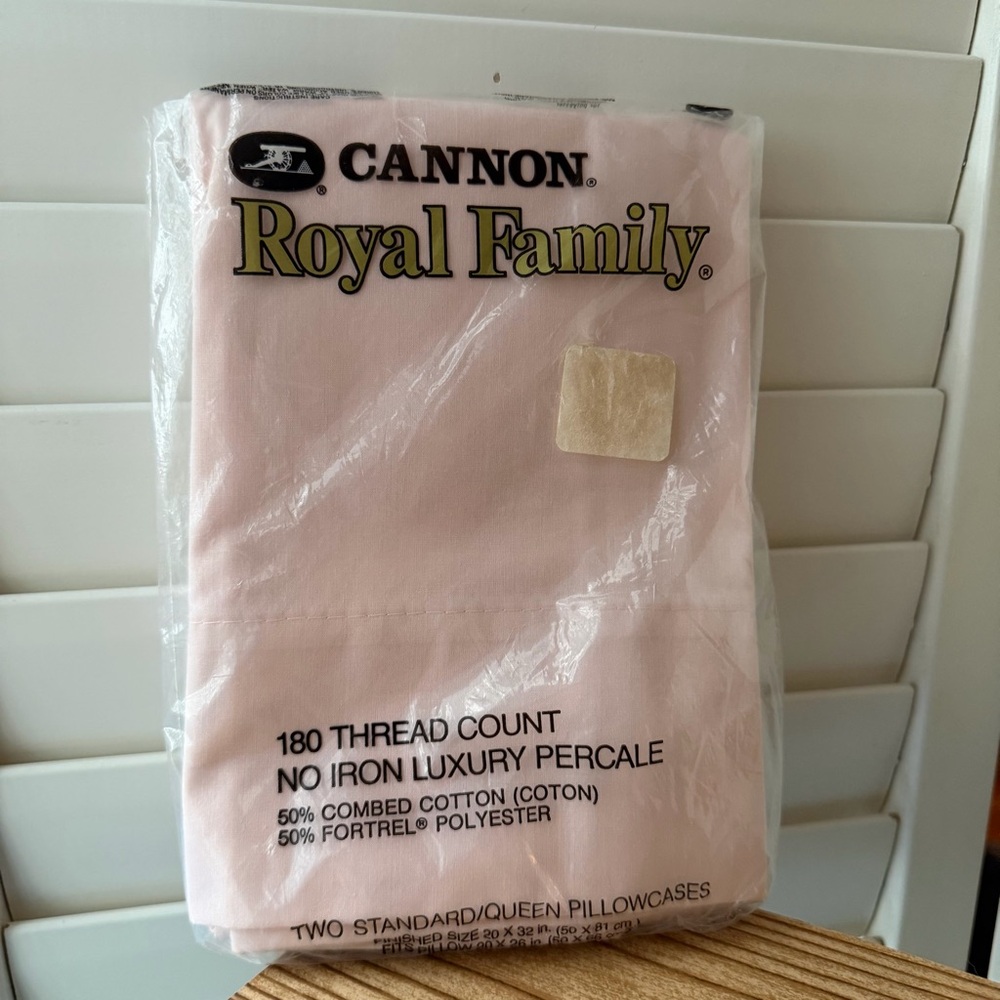 Canon Royal Family 180 Thread Count Two Standard/Queen Pillowcases Pink New Vtg